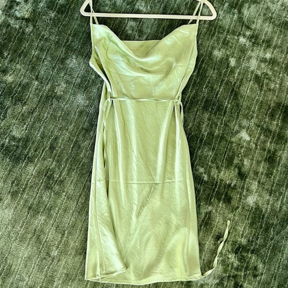 🆕️ Motel Rocks Mini Slip Dress - Picture 3 of 6